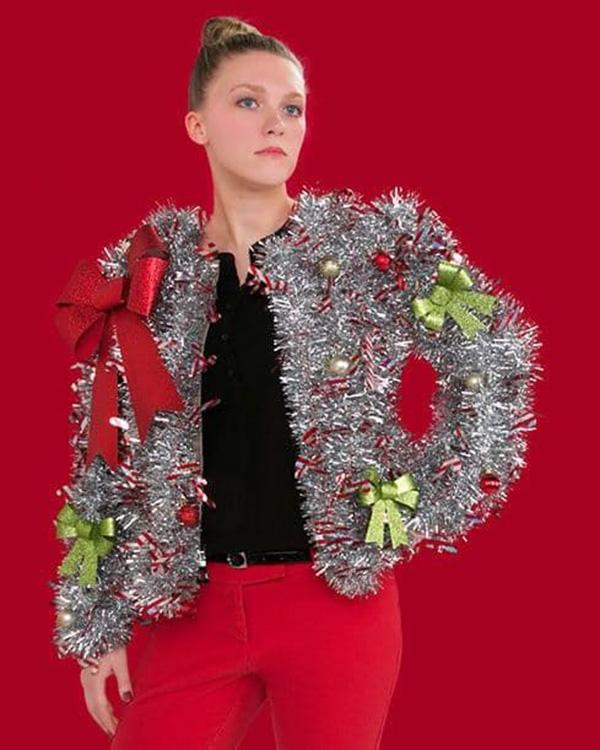 Biết là Giáng Sinh rồi, nhưng chị em không cần phải amp;#34;lên đồamp;#34; như... cây thông noel thế đâu! - 1