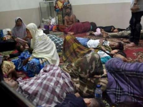 Sóng thần tàn phá Indonesia, hàng trăm người thương vong