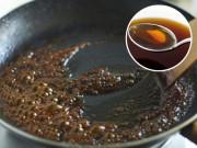 Bếp Eva - Chỉ cần thêm nửa thìa này, nước hàng sẽ có màu nâu đỏ đẹp mắt chẳng ai ngờ