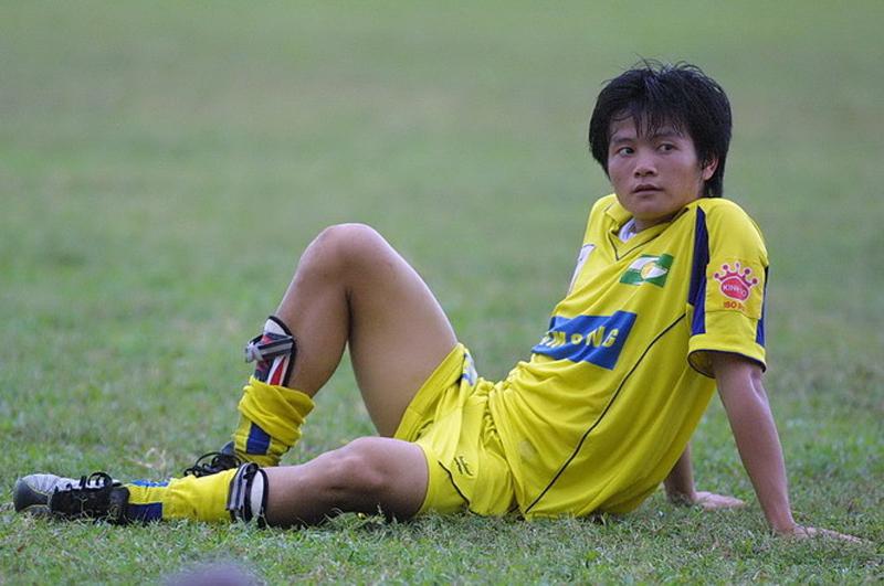 Sau khi thời hạn 2 năm án treo kết thúc, Văn Quyến chính thức trở lại ở V-League 2009 trong màu áo Sông Lam Nghệ An.


