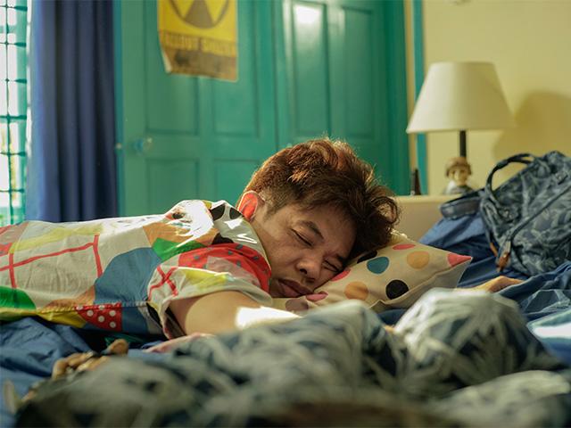 Hồn Papa da Con gái: Cười amp;#34;bể bụngamp;#34; khi ông bố 40 sống amp;#34;trong lốtamp;#34; cô con gái 18 tuổi - 2