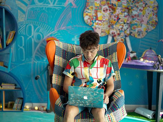 Hồn Papa da Con gái: Cười amp;#34;bể bụngamp;#34; khi ông bố 40 sống amp;#34;trong lốtamp;#34; cô con gái 18 tuổi - 8