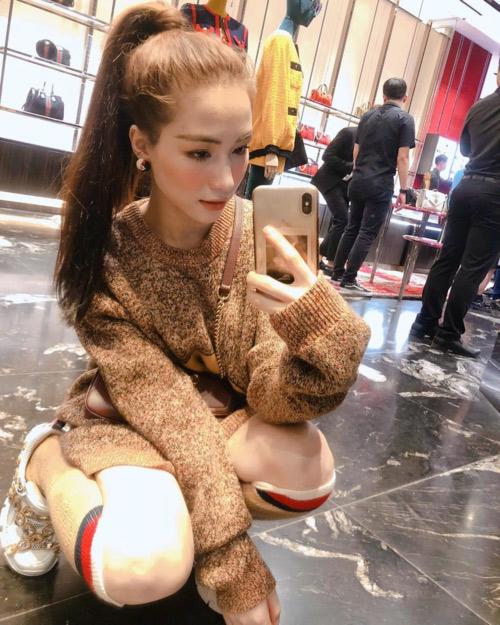 Hoà Minzy tự... đấm vào mặt, véo mũi chứng minh không hề phẫu thuật thẩm mỹ - 1