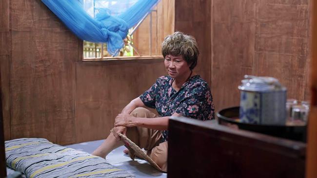 Gạo Nếp Gạo Tẻ: Đi amp;#34;đòiamp;#34; chồng con về cho Hân, bà Mai bị Phúc xô ngã phải nhập viện - 3