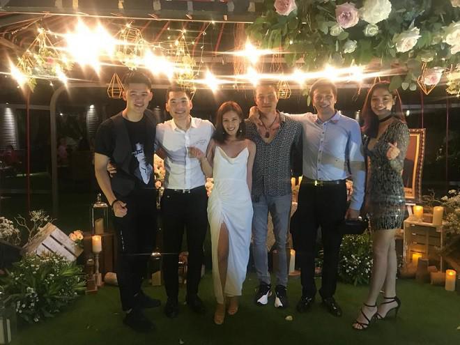 Trương Nam Thành làm đám cưới ở Sài Gòn nhưng không cho khách mời chụp ảnh với cô dâu - 3