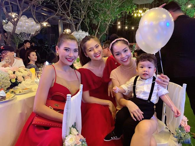 Trương Nam Thành làm đám cưới ở Sài Gòn nhưng không cho khách mời chụp ảnh với cô dâu - 6