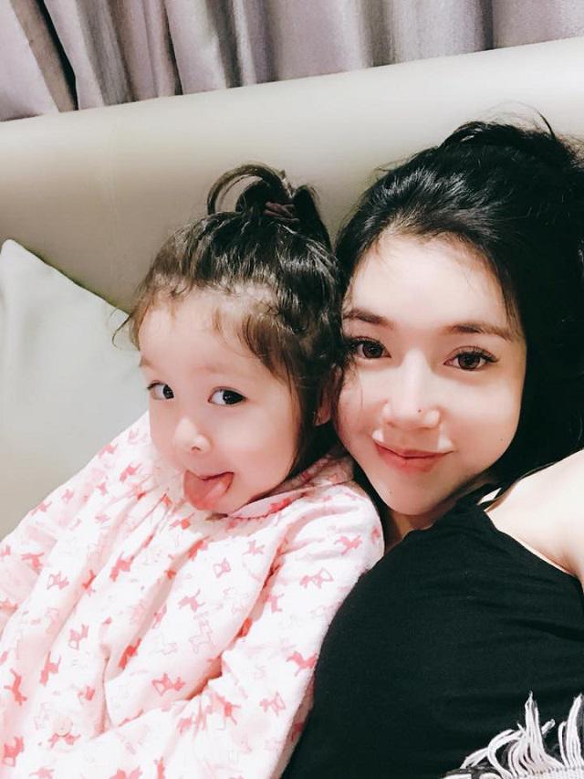 Bình thường đã đẹp rồi, vì sao Elly Trần và 3 bà mẹ đơn thân này vẫn đi... sửa mặt? - 2