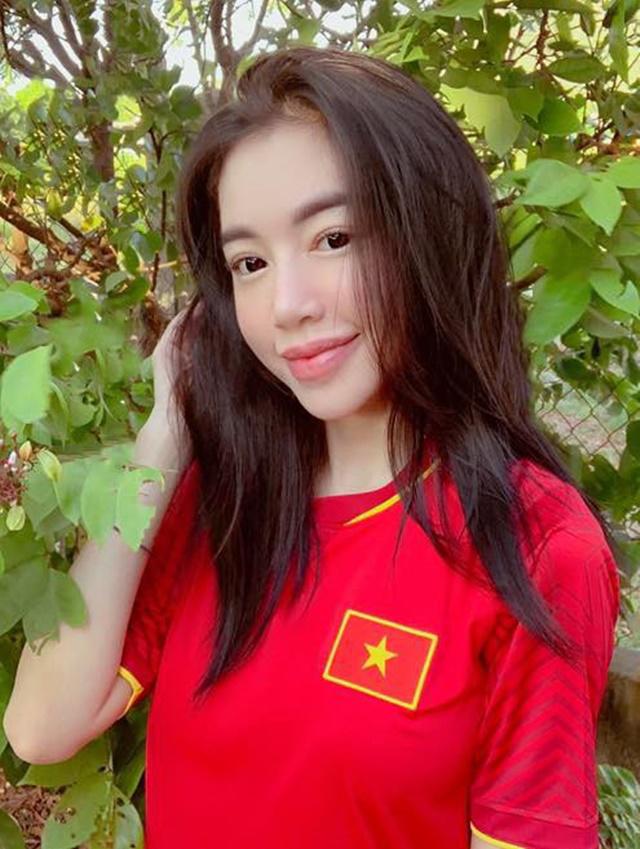 Bình thường đã đẹp rồi, vì sao Elly Trần và 3 bà mẹ đơn thân này vẫn đi... sửa mặt? - 3