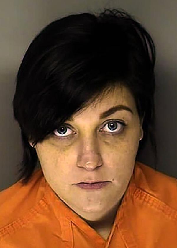 Cô gái nhập viện vì chảy máu amp;#34;vùng kínamp;#34;, vừa khám xong bác sĩ tức tốc báo cảnh sát - 3