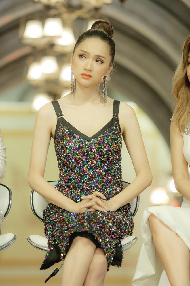 2 giám khảo cãi nhau, bỏ quay vì chuyện amp;#34;thích lồng lộnamp;#34;, Hương Giang chỉ biết im thít - 4