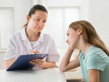 Con gái 17 tuổi da sần sùi, ngày càng già, mẹ phát hoảng khi nghe chẩn đoán từ bác sĩ