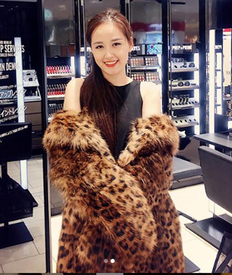 Mua áo khoác gần 300 triệu mà mãi mới có dịp để Mai Phương Thuý cho lên sóng! - 3