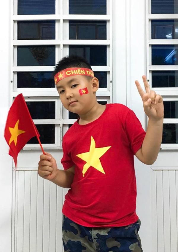 Tình - tiền đều thăng hoa, Lê Phương hạnh phúc cùng chồng trẻ trong căn nhà mới sang trọng - 9