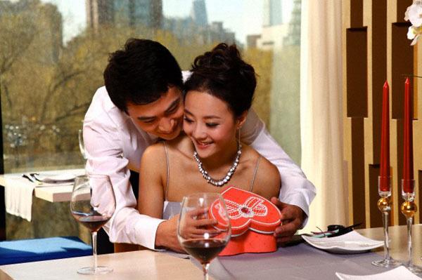 Rùng mình mỗi đêm với chiêu ngăn vợ ngoại tình của người chồng già bất lực - 1