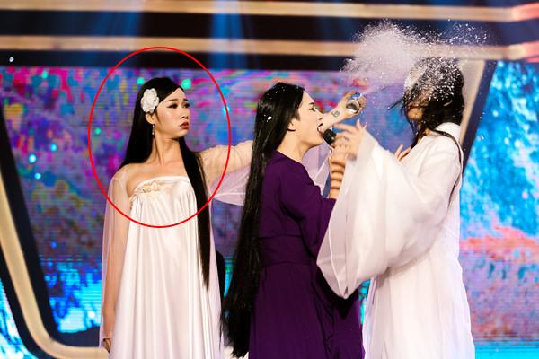 Sao nam giả gái thống trị màn ảnh 2018, chị em chỉ còn cách phải dè chừng - 12