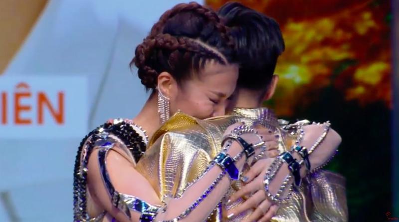 Trái với dự đoán của số đông khán giả, Mạc Trung Kiên của đội Thanh Hằng đã vượt qua 2 cô gái Quỳnh Anh và Trâm Anh để trở thành quán quân The Face 2018. HLV Thanh Hằng rớt nước mắt vì quá bất ngờ và vui mừng. 
