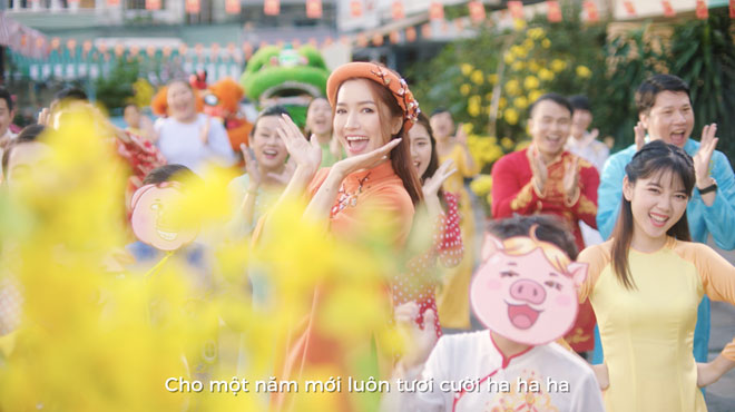 “Chuyện Cũ Bỏ Qua” vươn lên Top 1 video được xem nhiều nhất trên Youtube sau 24 giờ ra mắt - 1