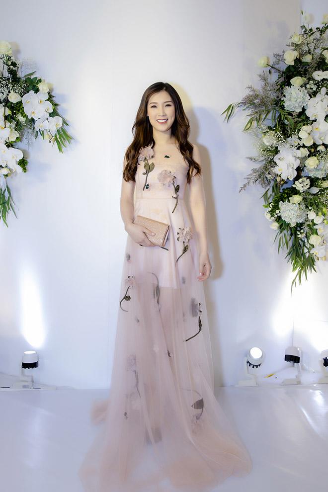 Dàn Hoa hậu, Á hậu nô nức tới chúc mừng Nguyễn Thị Loan tái xuất - 7