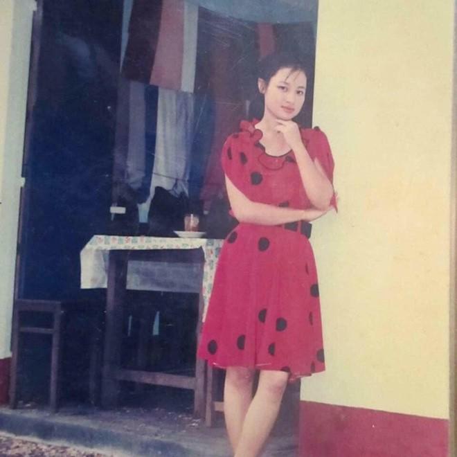 Nhìn ảnh của các mẹ thời trẻ, dân mạng trầm trồ thán phục: Hot girl bây giờ phải thua xa - 15