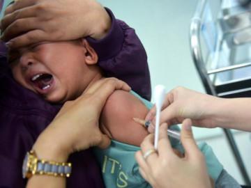 Bình Định: Hơn 80 trẻ nhập viện do sốt cao sau 2 đợt tiêm vắc xin ComBE Five