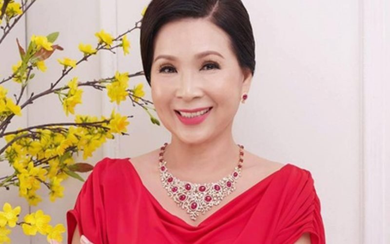 NSND Kim Xuân là một nữ nghệ sĩ từng đóng rất nhiều bộ phim truyền hình và xuất hiện trong các vở kịch trên sân khấu tại TP Hồ Chí Minh.
