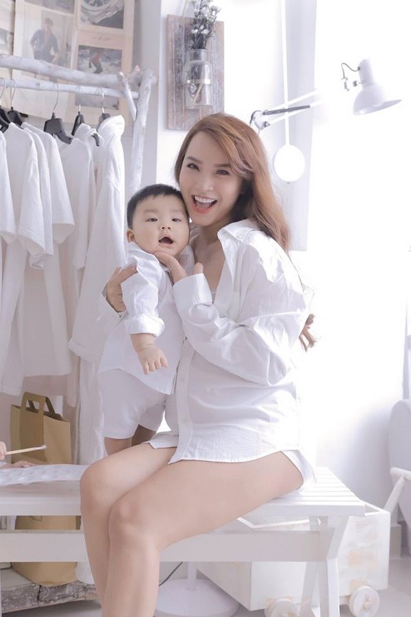 Cùng nhau diện đồ đen đồng điệu, 3 mẹ con Hải Băng trông chẳng khác nào 3 chị em - 9