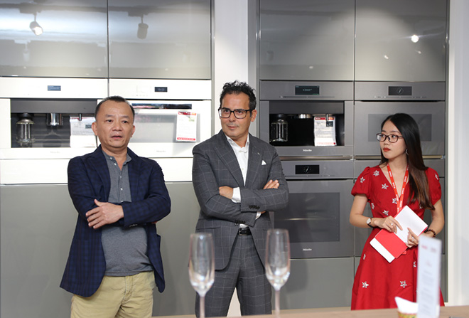 phu thuy am thuc luke nguyen tro tai voi thuong hieu bep cao cap miele - 1