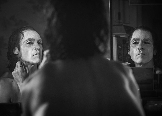 joker 2019: cau chuyen tuyet voi ve bi an nguon goc cua "hoang tu toi pham" - 6