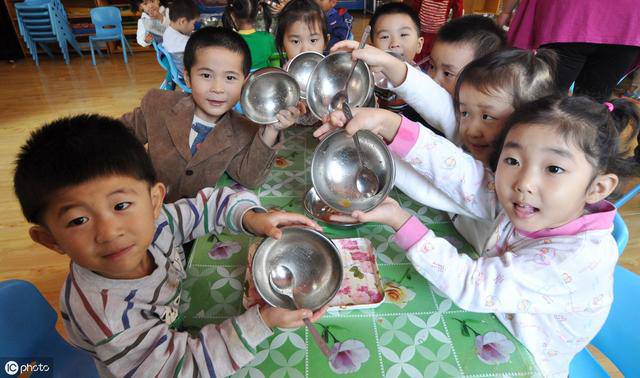 Con 4 tuổi đi mẫu giáo nửa tháng sụt 3kg, mẹ đòi kiện thì bị cô nói cho “muối mặt” - 5