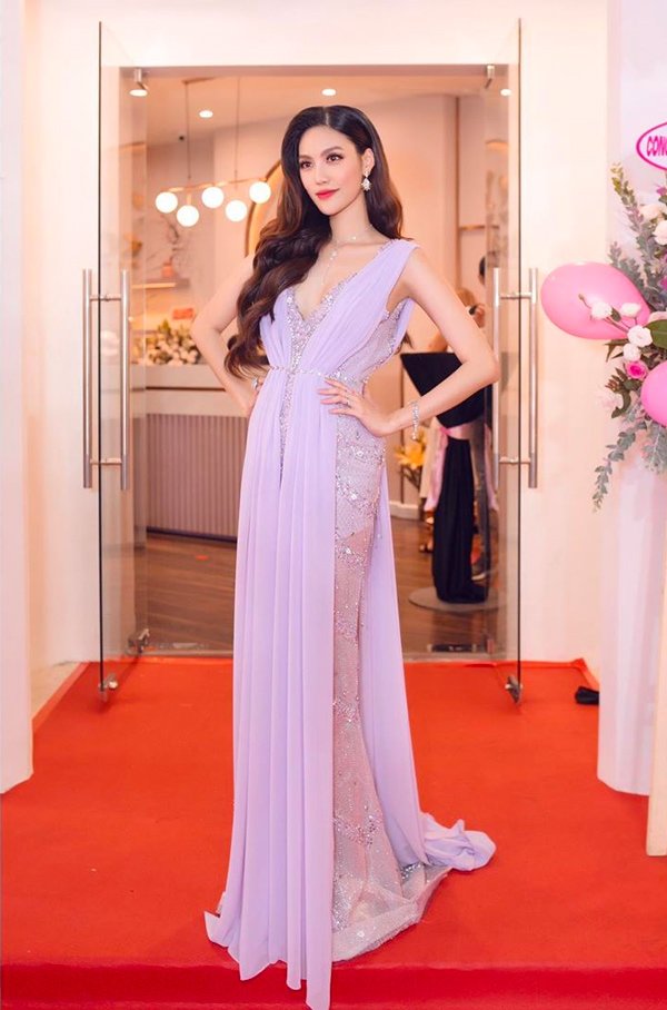 Bầu 9 tháng vượt mặt, Lan Khuê vẫn can đảm đi trên đôi giày cao chót vót - 5