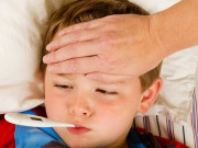Làm mẹ - Cách chăm sóc bé bị sốt không rõ nguyên nhân