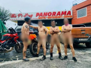 Tin tức - "Dậy sóng" vì 4 người đàn ông khỏa thân tạo dáng tại Mã Pì Lèng Panorama