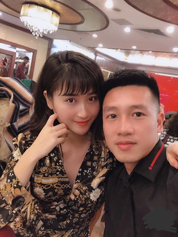Trước giờ G: Dàn WAGs Việt Nam và Malaysia đọ sắc nảy lửa, bất phân thắng bại - 5