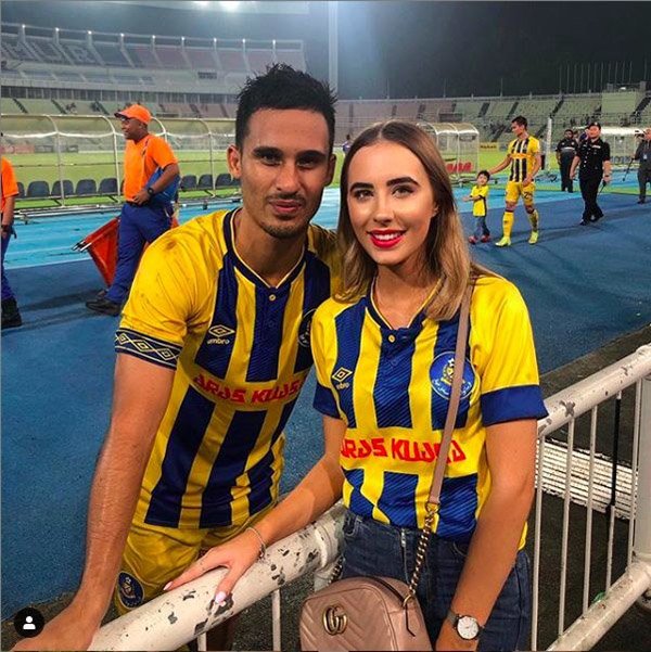 Trước giờ G: Dàn WAGs Việt Nam và Malaysia đọ sắc nảy lửa, bất phân thắng bại - 11