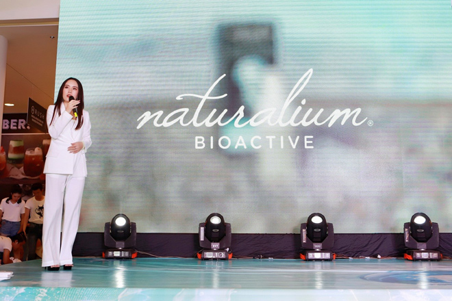 Khách hàng khen ngợi Kem mắt Naturalium-Bioactive trong sự kiện ra mắt cùng ca sĩ Ngô Kiến Huy - 3
