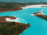 Xem ăn chơi - Du khách đổ xô đến tạo dáng "sống ảo" bên hồ nước thải độc hại chết người