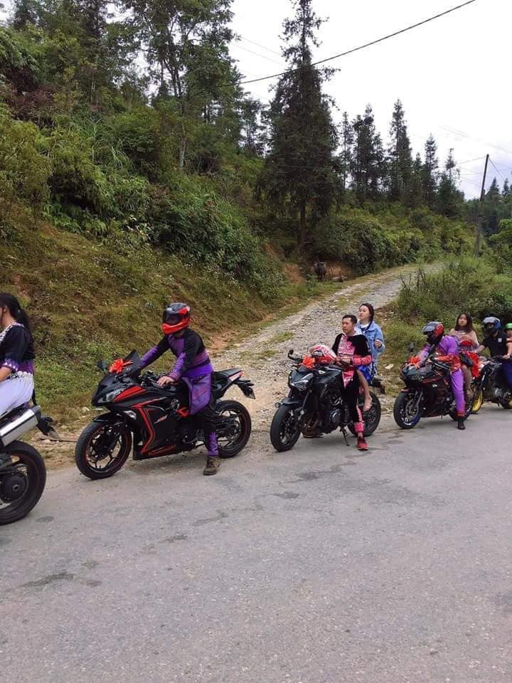 xuat hien doan ruoc dau mac do dan toc thieu so, cuoi mo to phan khoi lon o lao cai - 4