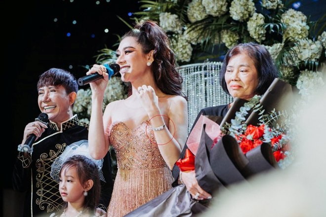 Mới bị trộm dây chuyền 100 triệu, Lâm Khánh Chi bất cẩn làm mất tiếp vòng tay 5 tỉ đồng - 2