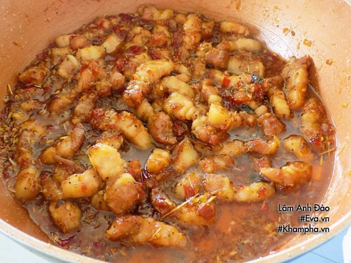 Thịt rim sả ớt đậm đà, mỗi người ăn 3-4 bát cơm chẳng có gì là lạ - 5