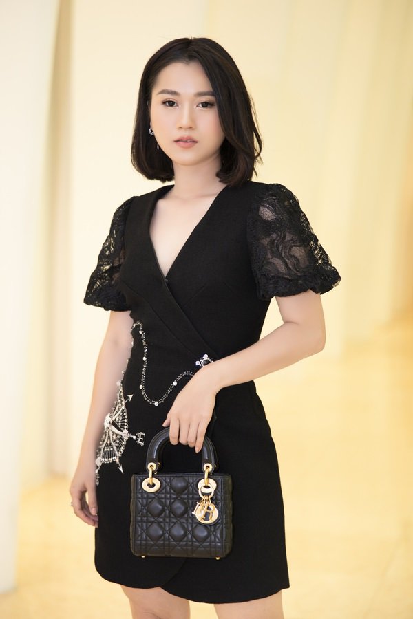 cat phang mai toc dai da gan bo nhieu nam, lam vy da khien fans suyt khong nhan ra - 4