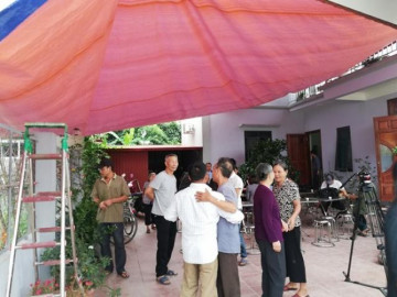 Hai bé gái chết đuối ở Hà Nội: “Cháu bảo đi một lát rồi về, mà sao lại đi mãi…”