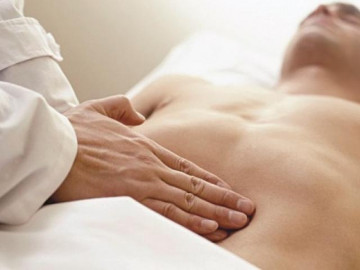 12 nguyên nhân gây đau bụng trên