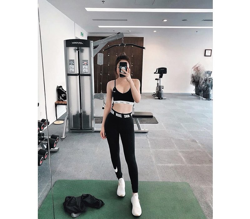 Qua những hình ảnh được cô nàng chia sẻ lên mạng xã hội có thể thấy, tập gym chính là phương pháp giúp Vân Nguyễn giữ gìn hình thể hoàn hảo như hiện tại.
