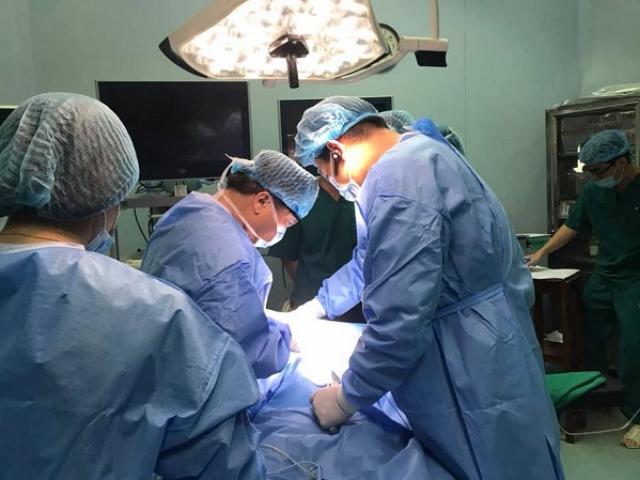 Bé trai 3 tuổi mắc ung thư tuyến giáp di căn, biểu hiện ban đầu rất nhiều trẻ gặp phải