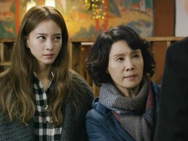 Bỏ trai nghèo đám cưới với thiếu gia, tôi ngã quỵ khi giữa hôn trường phát ra âm thanh lạ