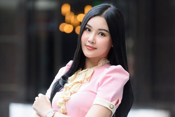 chi moi cat toc ngan ma le au ngan anh trong khac den bat ngo - 1