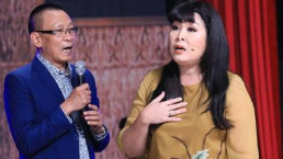 MC Lại Văn Sâm lặng người khi Hồng Vân làm điều này trước hàng trăm khán giả
