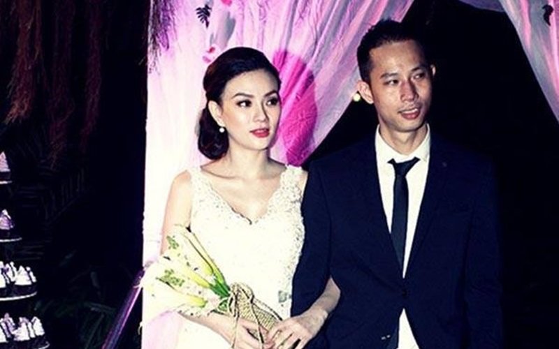 Đám cưới của nữ ca sĩ được tổ chức tại một nhà hàng sang trọng ở Thảo Điền, quận 2, TP.HCM.
