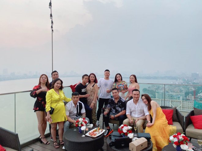 Chưa lên tiếng về tin đồn ly hôn vợ thứ 2, Chi Bảo công khai luôn tình mới nóng bỏng - 3