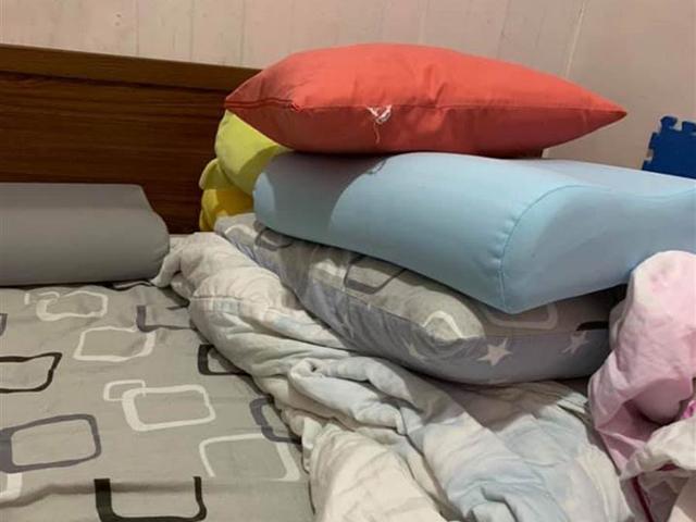 Muốn yêu nhưng sợ con nhỏ thức giấc, cặp vợ chồng nghĩ ra cách vô cùng bá đạo